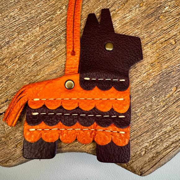 Portland Leather Pinata Tassel PLUM Pinata Bag Charm Llama NEW FAST SHIP - Picture 4 of 6